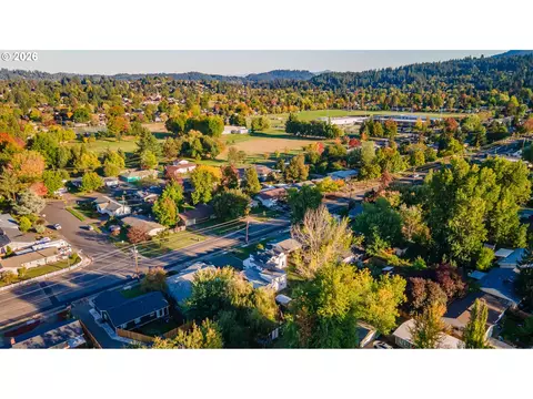 View/Area - 1920 Chambers St, Eugene, OR 97405 photo 7 of 10
