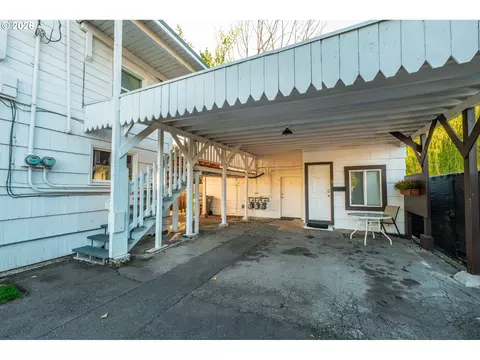 Exterior - 1920 Chambers St, Eugene, OR 97405 photo 5 of 9