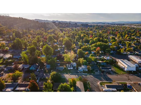 View/Area - 1920 Chambers St, Eugene, OR 97405 photo 9 of 10