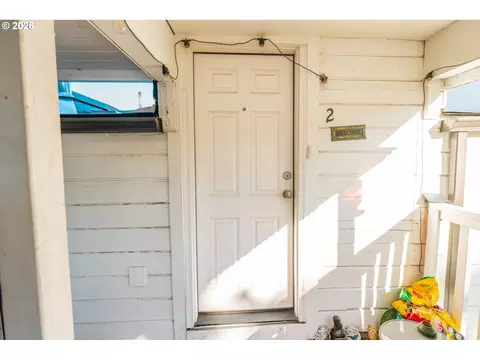 Entry Way - 1920 Chambers St, Eugene, OR 97405 photo 2 of 2