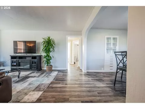 Living - 1920 Chambers St, Eugene, OR 97405 photo 1 of 3