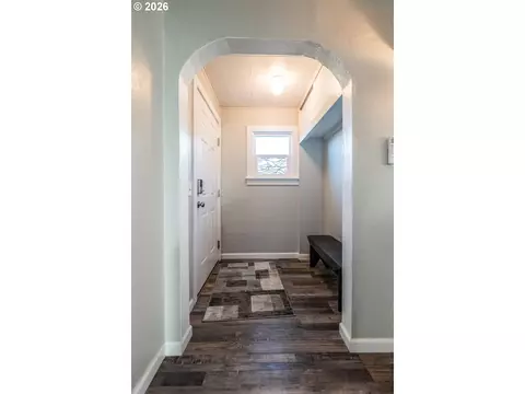 Entry Way - 1920 Chambers St, Eugene, OR 97405 photo 1 of 2