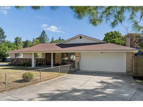 16890 SE Carmel Ct, Milwaukie, OR 97267