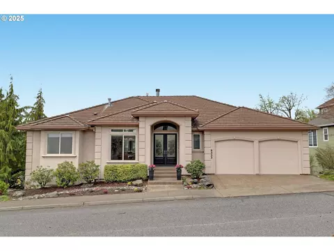 8333 NW Hazeltine St, Portland, OR 97229