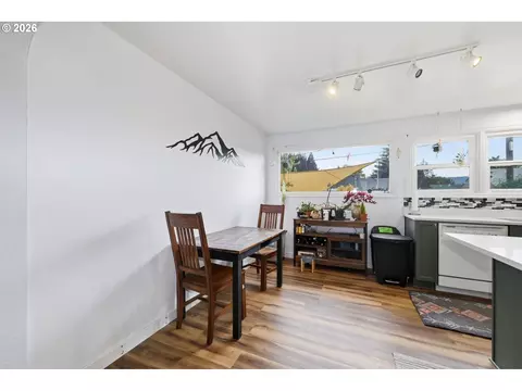 Dining - 1432 Modoc St, Springfield, OR 97477 photo 2 of 2