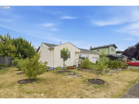 Exterior - 1432 Modoc St, Springfield, OR 97477 photo 6 of 8