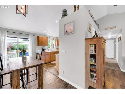 3938 Douglas Dr, Springfield, OR 97478 photo 13