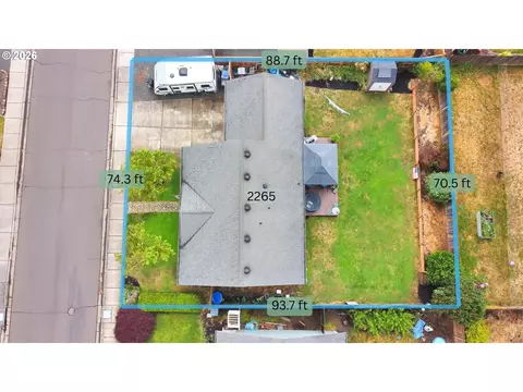 3938 Douglas Dr, Springfield, OR 97478 photo 2