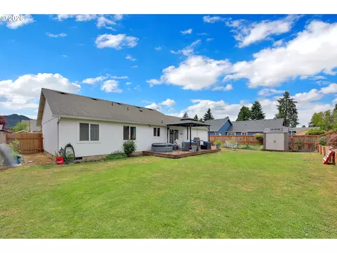 3938 Douglas Dr, Springfield, OR 97478 photo 43