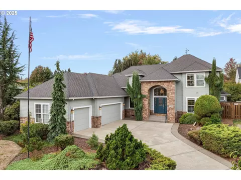 17093 Hood Ct, Sandy, OR 97055