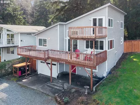 1102 S 3rd Ave, Rockaway Beach, OR 97136