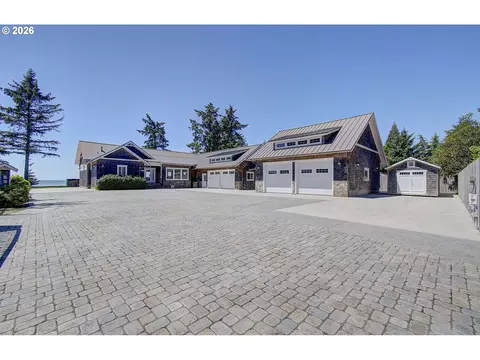 831 Riverview Ln, Chinook, WA 98614