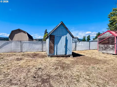 Exterior - 1380 Alder St, Elgin, OR 97827 photo 7 of 7
