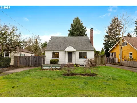 5555 NE Ainsworth St, Portland, OR 97218