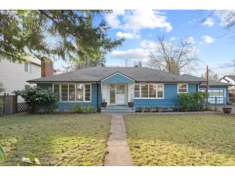 12712 SE Bush St, Portland, OR 97236