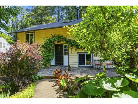 18978 SW Arrowwood Ave, Lake Oswego, OR 97035