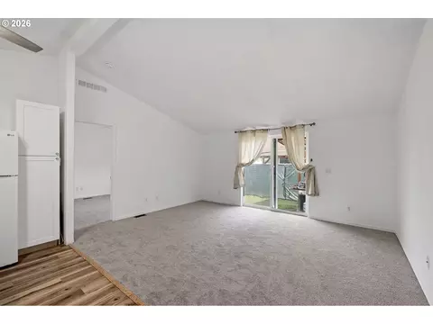 Living - 5327 Elk Ridge Dr, Eugene, OR 97402 photo 4 of 4