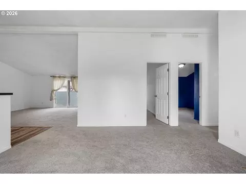 Living - 5327 Elk Ridge Dr, Eugene, OR 97402 photo 3 of 4