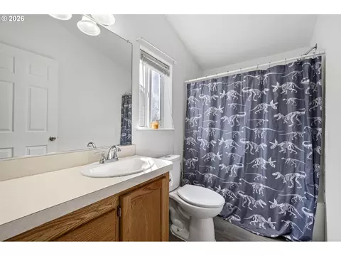 Bath - 5327 Elk Ridge Dr, Eugene, OR 97402 photo 3 of 3