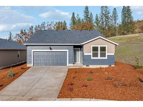 1132 Sparrow St, Woodburn, OR 97071