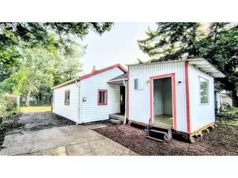 319 N Wall St, Coos Bay, OR 97420