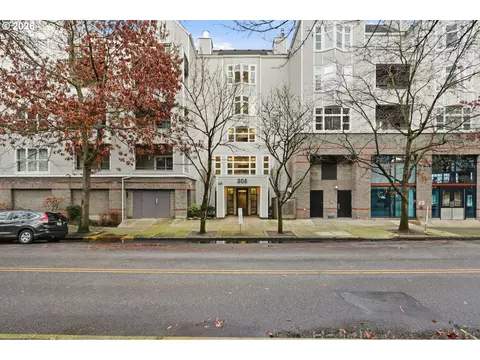 305 S Montgomery St #406, Portland, OR 97201