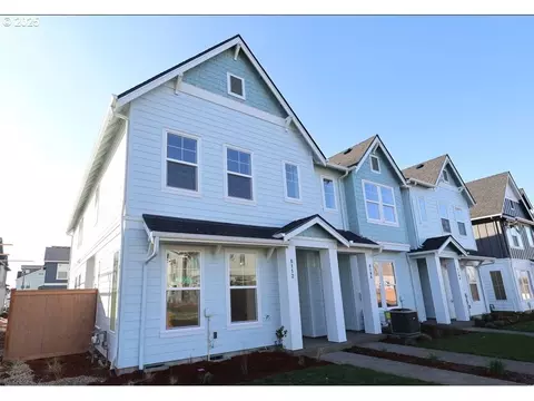 8628 SE Crescent Dr, Hillsboro, OR 97123