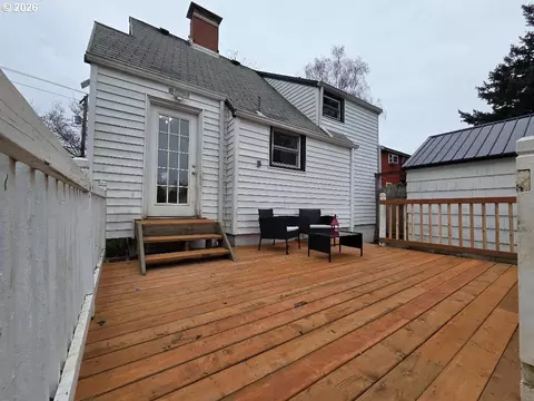 Exterior - 415 SE Roberts Ave, Gresham, OR 97080 photo 5 of 8