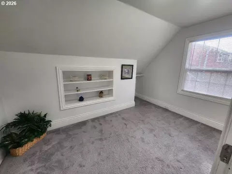 Bedroom - 415 SE Roberts Ave, Gresham, OR 97080 photo 1 of 3