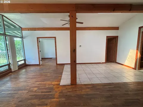 Living - 3817 E Amazon Dr, Eugene, OR 97405 photo 3 of 6
