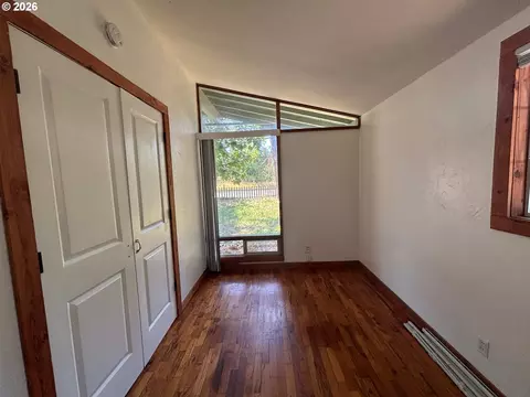 Bedroom - 3817 E Amazon Dr, Eugene, OR 97405 photo 1 of 7