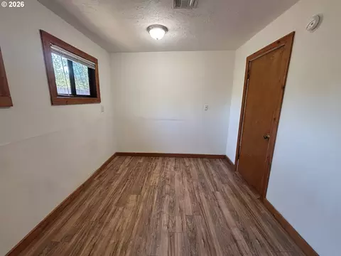 Other - 3817 E Amazon Dr, Eugene, OR 97405 photo 3 of 5