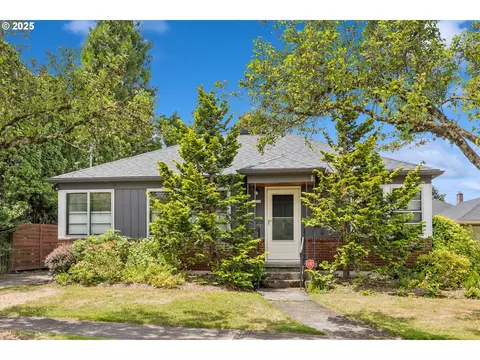 1915 NE 76th Ave, Portland, OR 97213