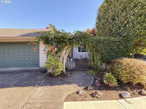 12290 SW Par 4 Dr, King City, OR 97224
