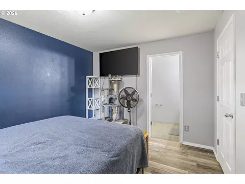 Bedroom - 946 SW Junction Pl, Gresham, OR 97080 photo 3 of 3