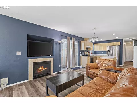 Other - 946 SW Junction Pl, Gresham, OR 97080 photo 5 of 12