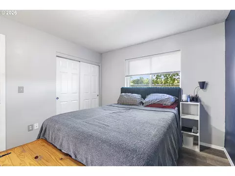 Bedroom - 946 SW Junction Pl, Gresham, OR 97080 photo 2 of 3
