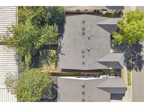 View/Area - 946 SW Junction Pl, Gresham, OR 97080 photo 2 of 4