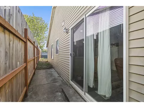 Other - 946 SW Junction Pl, Gresham, OR 97080 photo 2 of 12