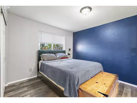 Bedroom - 946 SW Junction Pl, Gresham, OR 97080 photo 1 of 3
