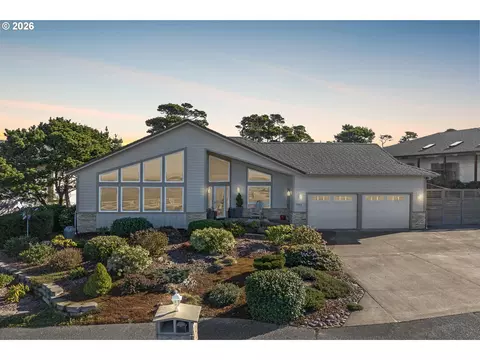 101 Shoreline Dr, Florence, OR 97439