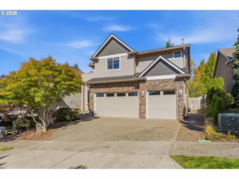 Exterior - 39583 Wall St, Sandy, OR 97055 photo 2 of 6
