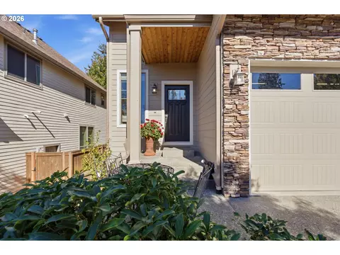 Exterior - 39583 Wall St, Sandy, OR 97055 photo 3 of 6