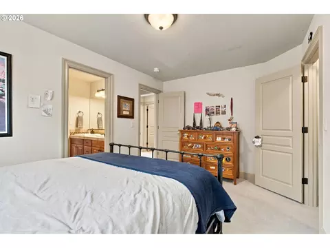 Bedroom - 39583 Wall St, Sandy, OR 97055 photo 10 of 10