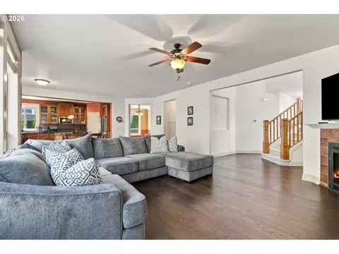 Living - 39583 Wall St, Sandy, OR 97055 photo 1 of 4