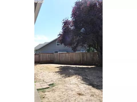 Exterior - 4198 Lancaster Dr, Eugene, OR 97404 photo 7 of 10