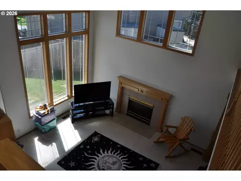 Living - 4198 Lancaster Dr, Eugene, OR 97404 photo 3 of 3