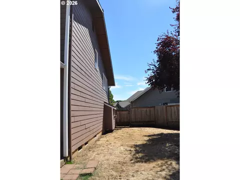 Exterior - 4198 Lancaster Dr, Eugene, OR 97404 photo 8 of 10