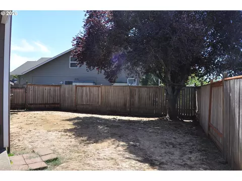 Exterior - 4198 Lancaster Dr, Eugene, OR 97404 photo 6 of 10
