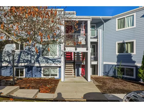 47 Eagle Crest Dr #32, Lake Oswego, OR 97035